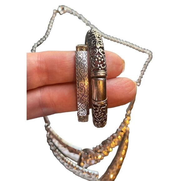 Silver geometric necklace with two stretch bracelets - Picture 6 of 8